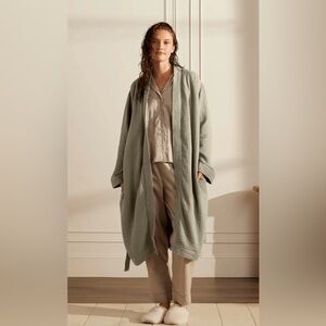 Boll&Branch Dream Robe in SageLeaf. 💯 Organic Cotton